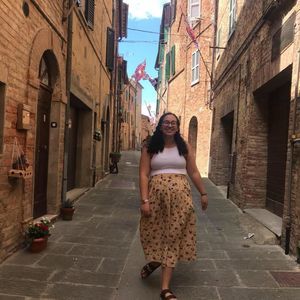 Meet your Posher, Jona